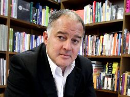 El periodista Héctor de Mauleón recibió un mensaje amenazante en una hoja de papel en su domicilio. SUN / ARCHIVO