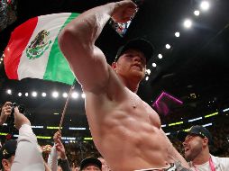 Fue en 1987 cuando Julio César Chávez fue reconocido con dicha distinción, algo que sólo pudo lograr el ''Canelo'' más de tres décadas después. AFP / ARCHIVO