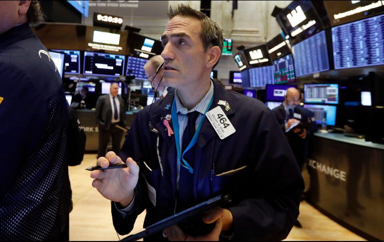 Entre el lunes y el viernes, el Dow ganó 1.3%, el Nasdaq subió 1.7% y el S&P 500 creció 1.5 por ciento. AP/R. Drew