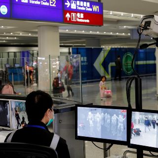 Aeropuertos de EU revisarán a viajeros chinos por coronavirus