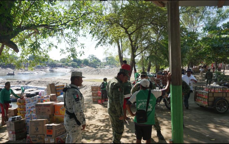 Miembros de la Guardia Nacional resguardan las inmediaciones del Río Suchiate ante la llegada de migrantes de origen hondureño procedentes de Guatemala. EFE/J. Blanco