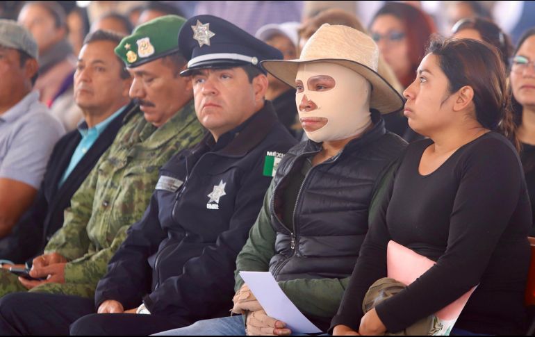 Familiares y víctimas asisteron a la ceremonia que se realizó tras cumplirse un año de la explosión de una toma clandestina en un ducto de Pemex que dejó un saldo oficial de 137 muertos en Tlahuelilpan, Hidalgo. NTX / G. Durán