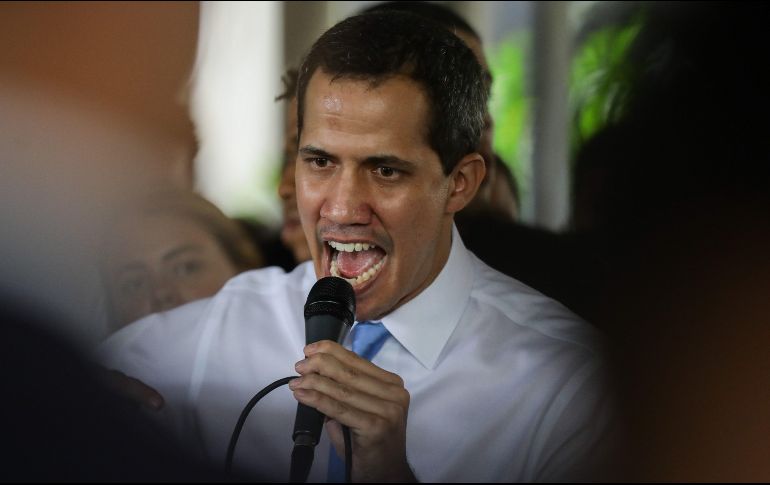 Juan Guaidó tiene prohibido salir de Venezuela como parte de múltiples investigaciones penales y administrativas del gobierno de Nicolás Maduro. EFE/ARCHIVO