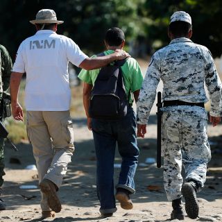 Ingresan a México más de mil migrantes de caravana