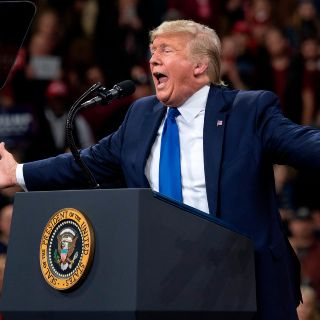 Equipo legal de Trump fustiga juicio político y exige absolución