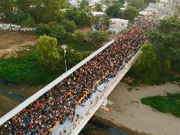 Alrededor de cinco mil migrantes, en su mayoría hondureños, se congregan en la Frontera Sur mexicana. AFP/C. Alonzo
