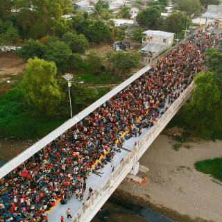 En la incertidumbre, caravana de migrantes