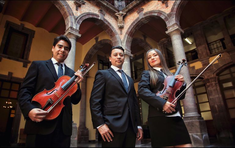 Vestimenta. La Orquesta Típica de Jalisco, la Banda Sinfónica del Estado y el Coro de Jalisco estrenaron los uniformes entregados por la Secretaría de Cultura. CORTESÍA