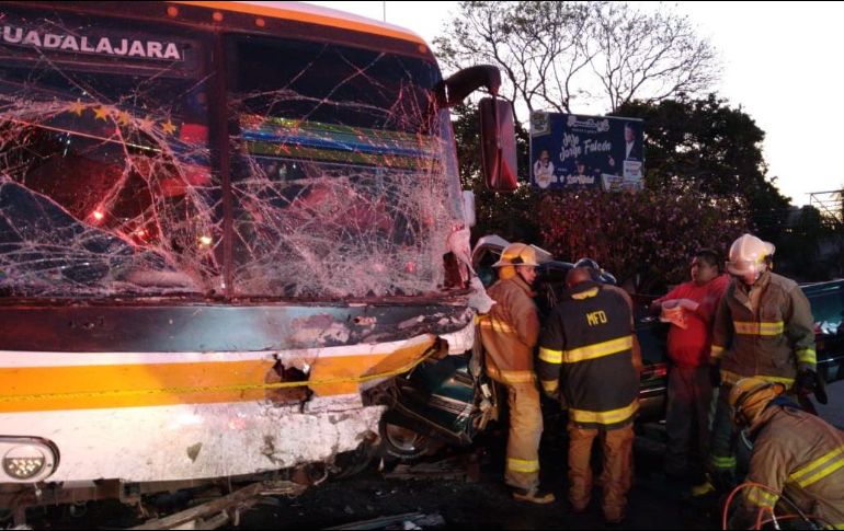 El accidente ocurrió en el kilómetro 59 500 de la carretera Santa Rosa-La Barca, a la altura de la zona conocida como “La Vastaguera”. ESPECIAL / Protección Civil Jalisco