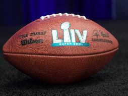 Uno de los artículos más atractivos es el ovoide con el que se dio la patada de inicio del duelo entre Empacadores de Green Bay y 49’s de San Francisco en la final de la Conferencia Nacional. TWITTER / @NFLEspanol