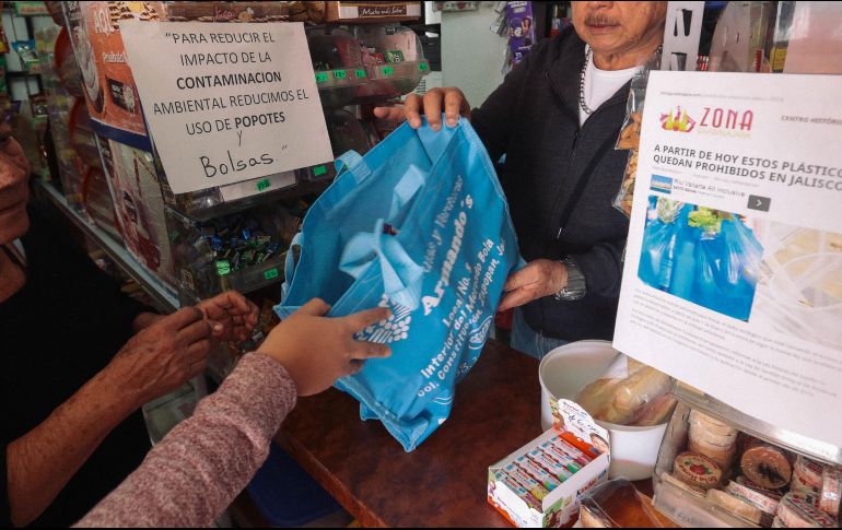 Los recipientes de unicel fueron prohibidos en Zapopan, regulación que no menciona, ni prohibe el Estado a diferencia de las bolsas de plástico. EL INFORMADOR / ARCHIVO