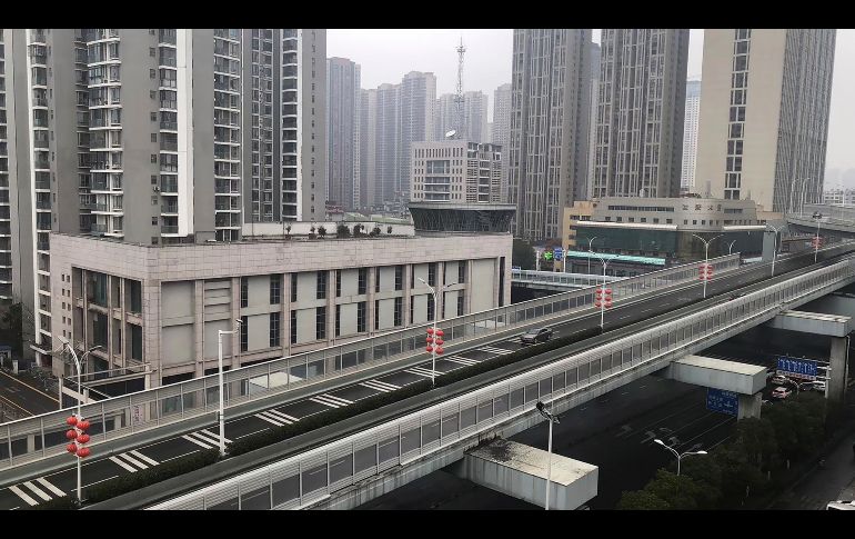 Una vía rápida de Huwan luce casi desierta este viernes. AP/Chen Yanxi