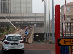 Ambulancia en la entrada del hospital Bichat, en Paris, donde una persona que viajó a China dio positivo conel coronavirus de Wuhan. AP/M. Euler