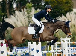 Gran premio. Gonzalo Azcárraga, a lomos de “Fabio”, realiza su recorrido durante la prueba estelar de la jornada sabatina. EL INFORMADOR/G. Gallo