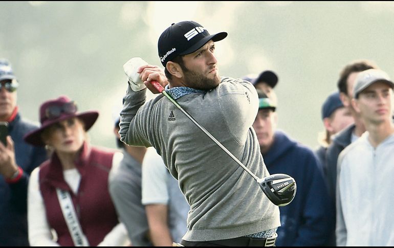 Ventaja. Jon Rahm sólo lidera por un golpe de diferencia y busca su cuarto título en el PGA Tour. AP • D. Poroy