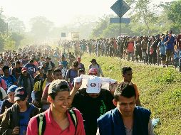 POR EL “SUEÑO AMERICANO”. Cientos de centroamericanos de la llamada caravana migrante llegaron en días pasados a la localidad de Frontera Hidalgo, en Chiapas, con la intención de llegar al Norte de México. EFE