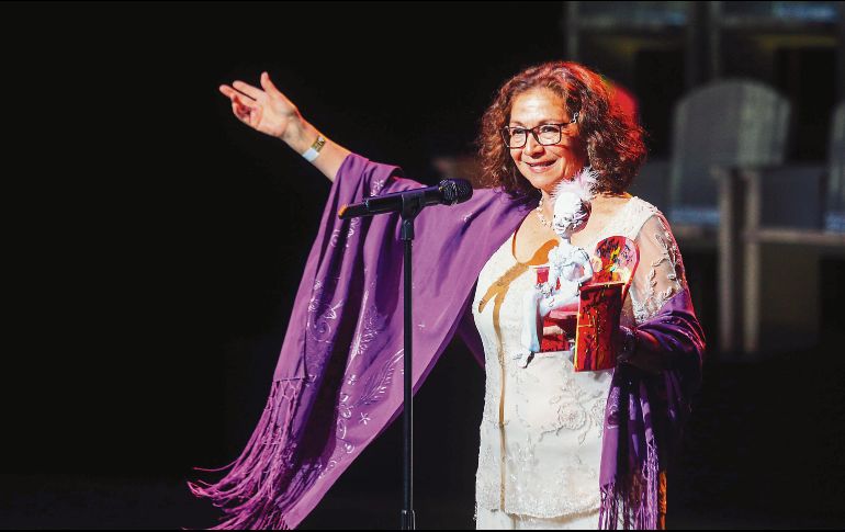 Historia. La actriz Gabriela Araujo recibió el galardón “Willy Aldrete” a la Trayectoria Teatral, por sus más de 50 años de carrera.  EL INFORMADOR • G. Gallo