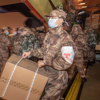 Coronavirus puede contagiarse durante incubación: autoridades chinas