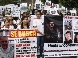 Los manifestantes exhortaron a Alfaro Ramírez a que a más tardar el 14 de febrero se fijen metas para poder localizar a sus familiares. EL INFORMADOR / A. Camacho