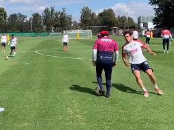 Por sus jugadores ausentes, Chivas deberá buscar variantes en su delantera para sus próximos encuentros. TWITTER / @Chivas