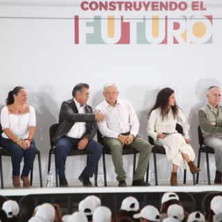 Abuchean al "Bronco" en acto de López Obrador