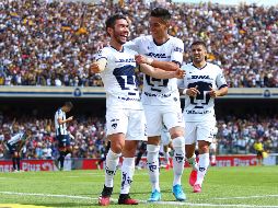 Jugadores de Pumas celebran su triunfo ante Toluca. IMAGO7 / A. Suárez