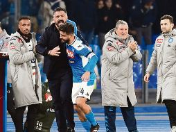 Con dedicatoria. Lorenzo Insigne compartió su anotación con Gennaro Gattuso. EFE
