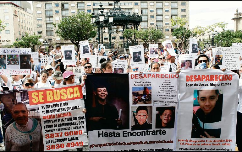 MANIFESTACIÓN. Centenas de familiares de desaparecidos marcharon ayer para exigir avances. EL INFORMADOR • A CAMACHO