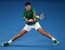 El número dos del mundo busca en Melbourne su decimoséptimo título de Grand Slam, que le acercaría al récord de 20 que tiene su próximo rival. AFP / W. West
