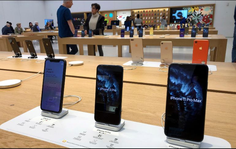 Los analistas habían estimado 88 mil 500 millones de dólares de ganancias para Apple, cifra que superada. AP/S. Senne