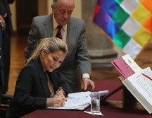 Jeanine Áñez pidió la dimisión de todos sus ministros y luego ratificó a la mayoría. EFE/M. Alipaz
