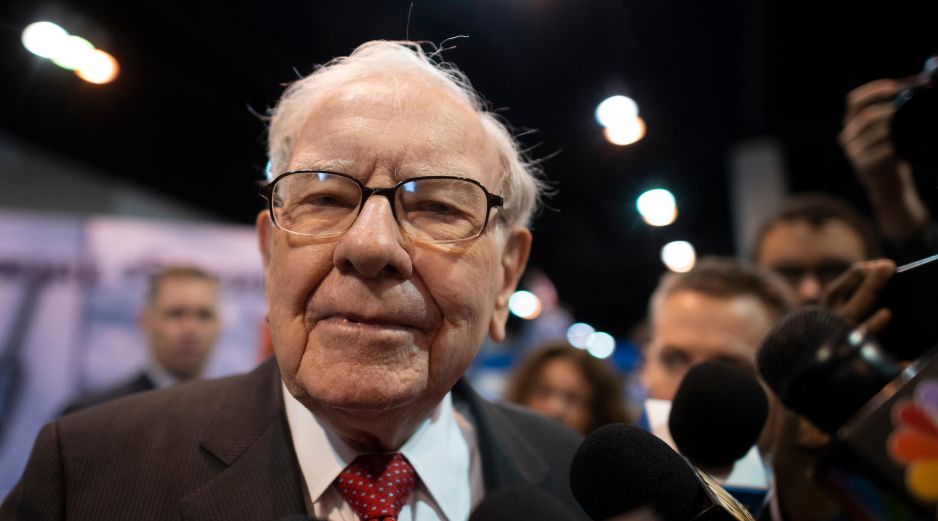 Buffett, una de las personas más ricas del mundo, dijo que aceptó venderle a Lee Enterprises. AFP/ARCHIVO