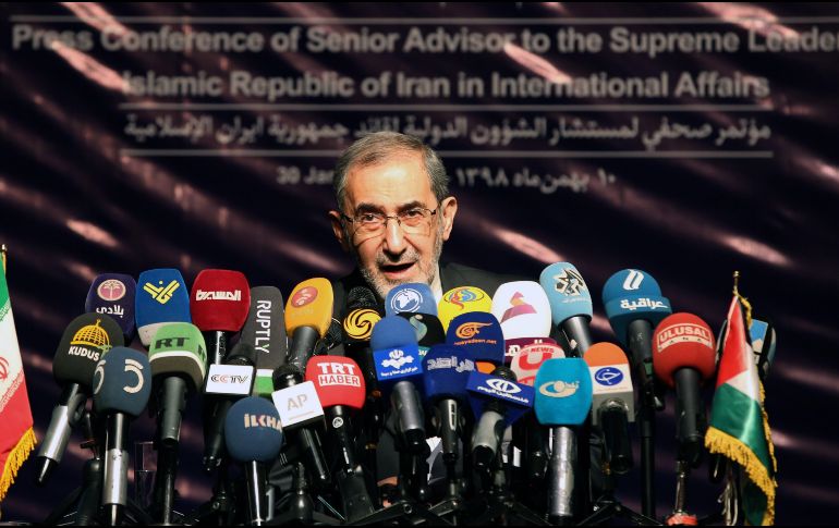 Alí Akbar Velyatí, principal asesor del líder supremo Alí Jameneí en política exterior, durante una rueda de prensa este jueves. EFE/A. Taherkenareh