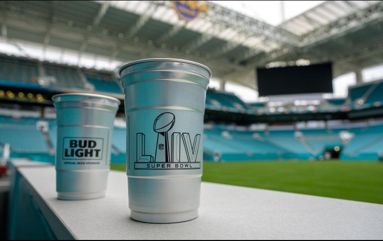 Como parte de una iniciativa hacia el cuidado del medio ambiente, el próximo domingo, en la casa de los Dolphins de Miami no se servirán bebidas ni en botellas ni vasos de plástico. M. Noel