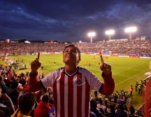 Los seguidores del Guadalajara celebraron dos goles en el primer tiempo, ayer en el estadio Alfonso Lastras. IMAGO7/C. Cuin