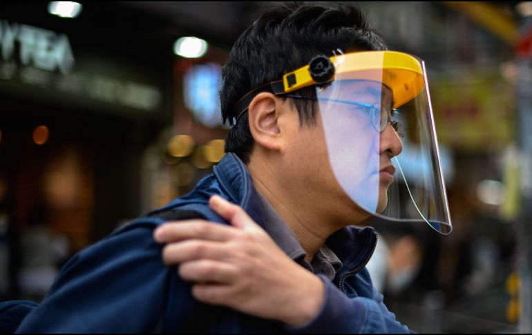 La Casa Blanca dice que no permitirá que nadie que haya estado en China recientemente ingrese a los Estados Unidos porque representa un riesgo de transmitir el virus. AFP / P. Fong