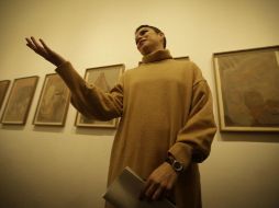 La curadora Miriam Villaseñor explica el concepto de la exhibición. EL INFORMADOR / F. Atilano