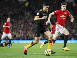 Raúl Jiménez (i) jugó 91 minutos y tuvo una destacada participación en el encuentro. EFE/L. Cameron