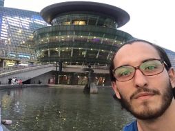 Alfonso Pimentel, quien estudia en la Universidad de Hangzhou, logró encontrar vuelos disponibles después de casi una semana buscando alternativas para salir. CORTESÍA