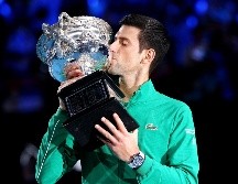 Con su título Djokovic se convierte en el primer jugador de la era moderna (desde 1969) en ganar torneos de Grand Slam en tres decenios diferentes. EFE / R. Prezioso