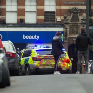 La policía de Londres mata a hombre tras ataque "terrorista"; hay dos heridos
