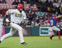 Clave. Sebastián Elizalde conectó el cuadrangular con el que la novena mexicana se despejó en el encuentro en el que venció al equipo anfitrión. AFP• R. Arduengo
