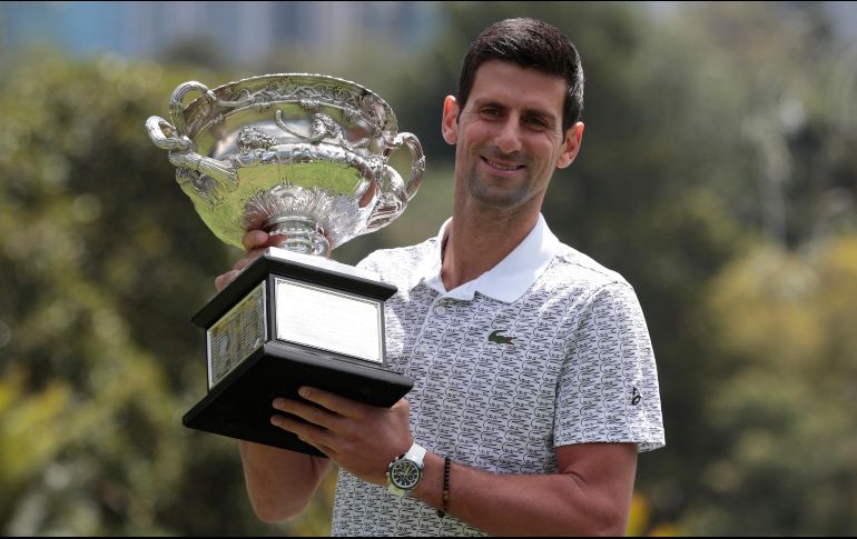 Novak Djokovic logró su octavo Abierto de Australia. AP / D. Alangkara