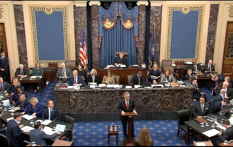El abogado de la Casa Blanca, Pat Cipollone, habla durante los argumentos finales en el juicio político contra el presidente Donald Trump en el Senado. AP/Televisión del Senado