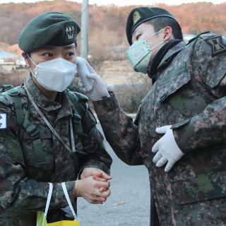 Llega a 426 la cifra de muertos por coronavirus en China