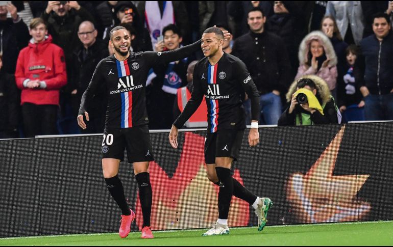 Conflicto. El atacante galo (derecha) ha tenido algunos roces con su actual entrenador.  TWITTER/@psg_inside