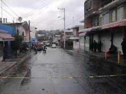 Autoridades acordonaron la calle donde se registró el ataque al negocio de videojuegos en Uruapan. EFE/ARCHIVO
