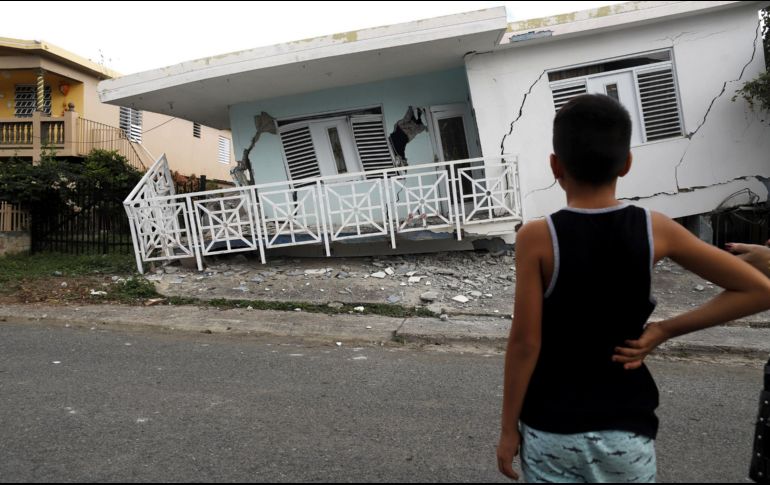 Miles de personas permanecen alojadas en refugios ante el temor de que los constantes temblores derrumben sus viviendas. EFE/ARCHIVO
