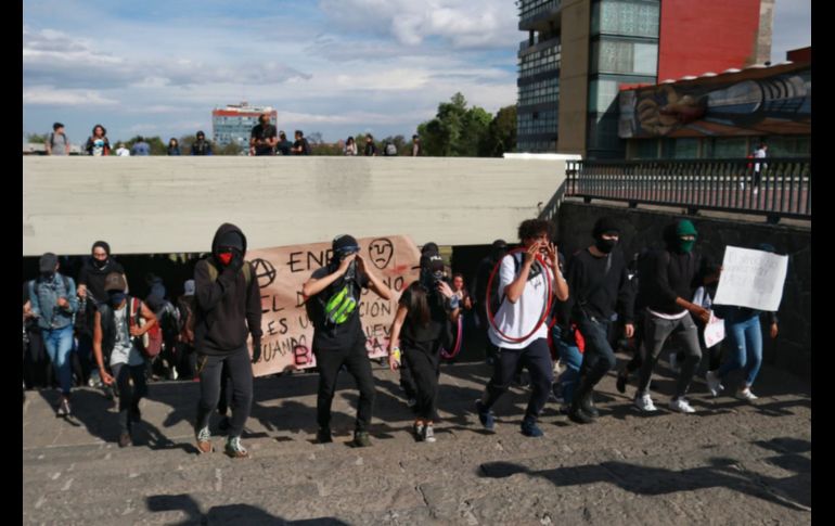 Los manifestantes participaron en marcha que salió del Parque de La Bombilla y porteriormente llegaron a la Rectoría. SUN/K. Contreras.