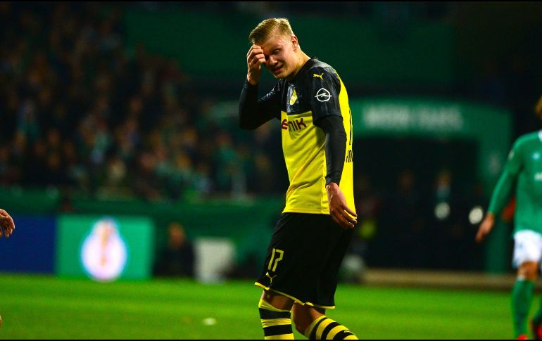 Haaland ingresó para tratar de ayudar al Borussia Dortmund a revertir el resultado, pero no fue suficiente. AFP /  P. Stollarz